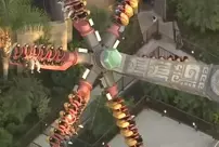 Due to a malfunction at the amusement park, 22 people were left hanging in the air for 2.5 hours.