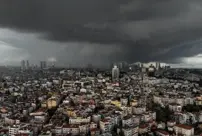 After the warnings from the Meteorology and AKOM, the expected rainfall has started in Istanbul.