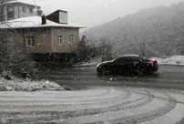 The expected snowfall in Istanbul has begun.