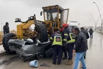 In Elazığ, a grader crushed a car like paper.