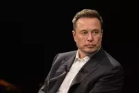 Cryptocurrency supporter Elon Musk has become the richest person in the world with his record wealth.