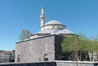 Fire in a 508-year-old mosque.