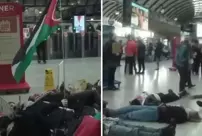 Protest in England against Israel! They organized a burial action.