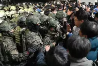 In South Korea, shaken by the declaration of martial law, the waters remain turbulent.