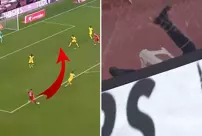 The Antalyaspor football player knocked the security guard to the ground with his shot.