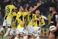 Fenerbahçe defeated RAMS Başakşehir 3-1 at Kadıköy.