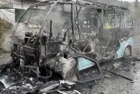 A minibus carrying 20 passengers burned to ashes in Istanbul.