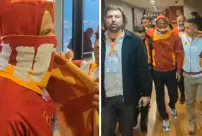 Felipe Melo entered the Galatasaray stands in disguise.