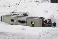 A passenger bus rolled into a ditch in Erzincan! There are injured people.