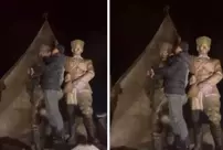 The person who slapped the Atatürk statue was taken into custody.