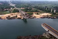 A bridge connecting states in Brazil has collapsed! 12 dead, 5 missing.