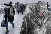 Istanbul residents waiting for snow are surprised by the Algerian heat.