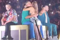 The kiss on stage ended the influencer's 10-year marriage.