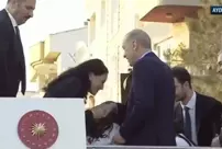 President Erdoğan gives 200 TL pocket money to the MP who kissed his hand.