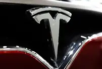 The issue that is troubling Elon Musk! 240,000 Teslas recalled.