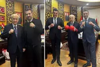 The MHP leader Bahçeli has taken his guard! He posed with boxing gloves.