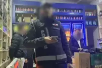 Raid on counterfeit alcohol in Istanbul: Thousands of liters of illegal alcohol seized, 9 people detained.