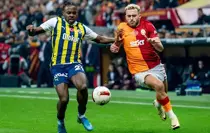 Galatasaray ve Fenerbahçe'den aynı dakikada paylaşım