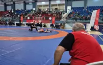 Düzce'de Minikler Güreş Türkiye Şampiyonası Başladı