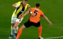 Fenerbahçe penaltı bekledi ancak hakem 'devam' dedi