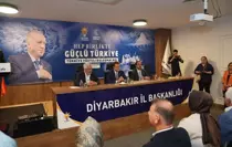 Prof. Dr. Halit Yerebakan Diyarbakır'da Sağlık Çalışanlarıyla Bir Araya Geldi