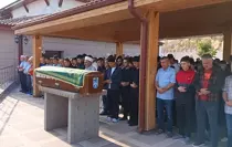 15 Yaşındaki Çocuk Bıçaklanarak Hayatını Kaybetti