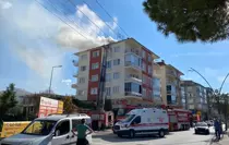 Burdur'da Apartman Çatısında Yangın Çıktı