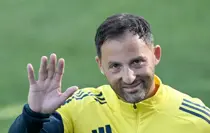 Fenerbahçe, Trabzonspor Maçına Yeni Teknik Direktörü ile Hazırlanıyor