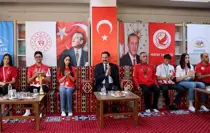 Hatay Valisi'nden Depremzede Sporculara Ödül