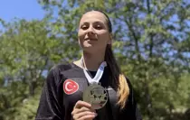 Berrin Tazıcı, Açık Balkan Wushu Kung Fu Şampiyonası'nda Altın Madalya Kazandı