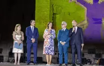 roma-nin-simge-yapisi-kolezyum-un-onunde-mevl-18789253_amp.jpg