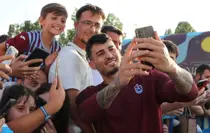 Trabzonspor Taraftarları Yüksek İrtifa Kamp Merkezi'nde Coşkulu Karşılama Düzenledi
