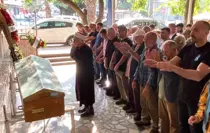 Demet Akalın, Kuzeninin Cenaze Törenine Katıldı