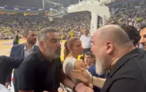 Fenerbahçe Beko, Beşiktaş Fibabanka maçında yöneticiler arasında gerilim