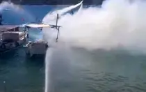 yanan-tekneye-hortum-jet-ski-ve-flyboard-ile-18757788_amp.jpg