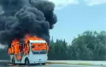 alevlere-teslim-olan-yolcu-minibusu-kule-dond-18769923_amp.jpg