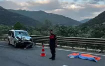 sakarya-sinirinda-otomobil-ile-motosiklet-car-18774167_amp.jpg