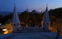 topkapi-sarayi-gece-ziyaretcilerini-agirlamay-18774900_amp.jpg