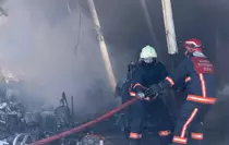 Adapazarı'ndaki Traktör Bayisinde Yangın Çıktı