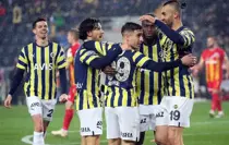 resmen-aciklandi-yildiz-futbolcu-fenerbahce-ye-18781764_1243_amp.jpg