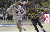 besiktas-i-deviren-fenerbahce-beko-turkiye-de-18788812_2483_amp.jpg