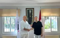 kusadasispor-da-teknik-direktor-sari-goreve-18788493_amp.jpg