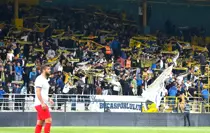 binlerce-bucasporlu-taraftarlar-kulube-para-18795751_7934_amp.jpg