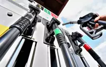 Akaryakıta zam geliyor! Motorin 57 TL'yi aşıyor, benzin 55 TL'ye dayandı