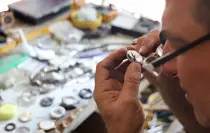 Saat ustaları çıraksız kaldı! Bir meslek sessizce yok oluyor