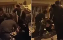 4 kadın sokakta oturan başka bir kadını darp edip elbiselerini soydu
