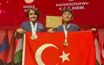 İstanbul'lu Öğrenciler Uluslararası STEM Olimpiyatları'nda Dünya Birincisi Oldu
