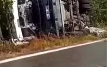 Beton Mikseri Fındık Tarlasına Devrildi, Sürücü Hafif Yaralandı