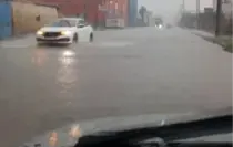 Hatay'da Sağanak Yağışlar Yolları Gölle Dönüştürdü