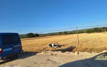 Emet'te Güneşten Etkilenen Sürücü Tarlaya Uçtu, İki Yaralı
